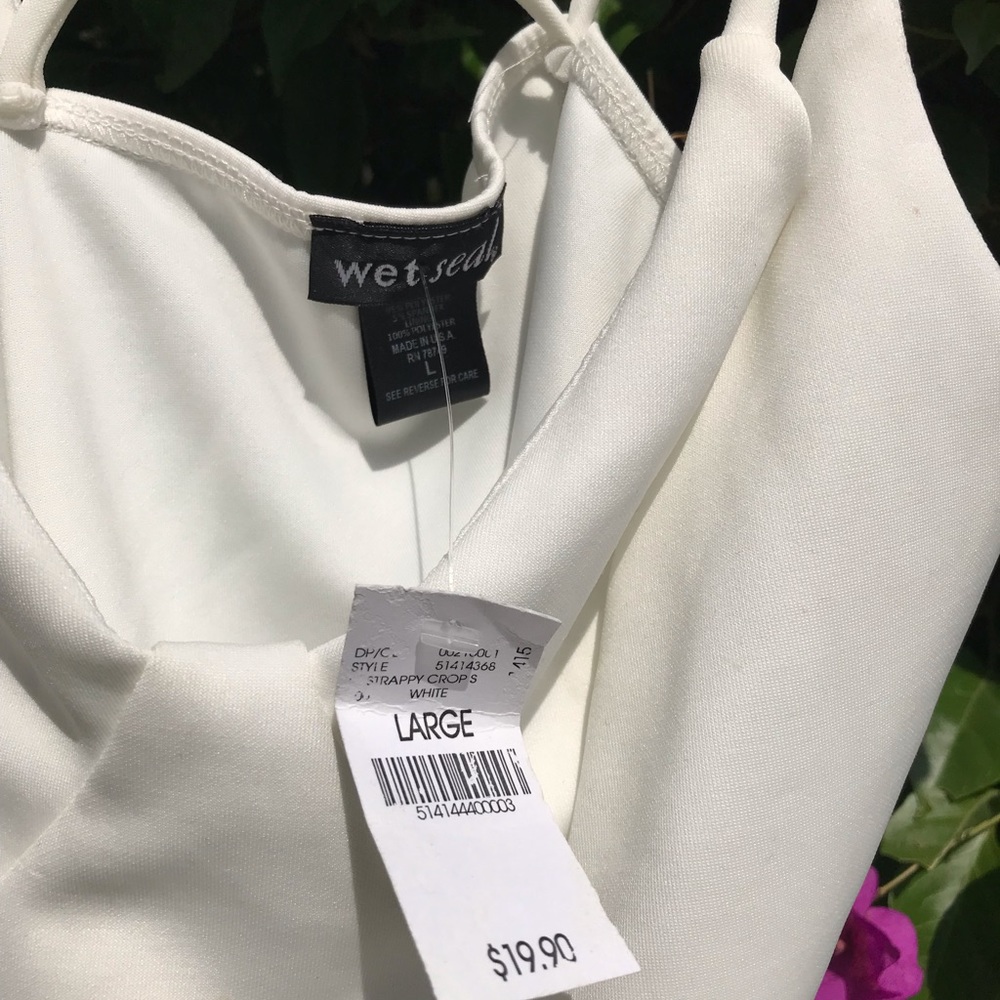 White tank top crop